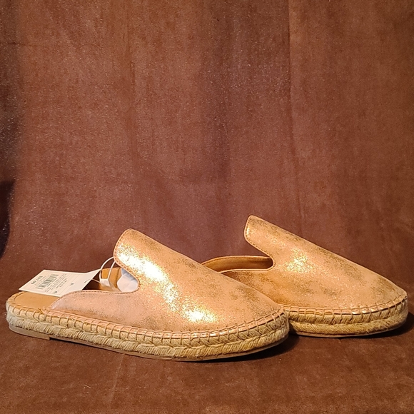 Universal Thread - Clogs / Sandals - Picture 4 of 9